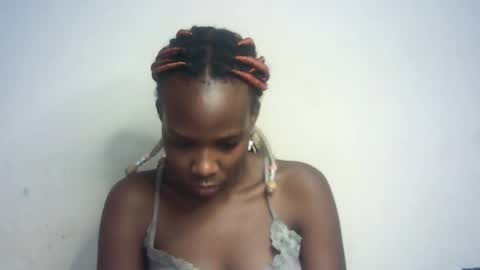 Snapshot of hot_berry2003 chatting on January 25, 2025, 12:16 pm Millie online show from January 25, 2025, 12:16 pm