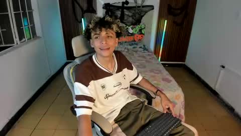 hot bunny online show from November 2, 2025, 12:57 am