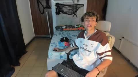 hot bunny online show from November 8, 2025, 1:06 am