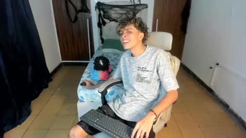 hot bunny online show from November 12, 2025, 1:28 am