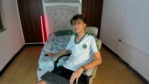 hot bunny online show from November 17, 2025, 1:11 am