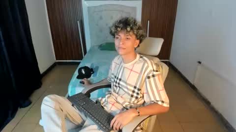 hot bunny online show from November 28, 2025, 4:59 am