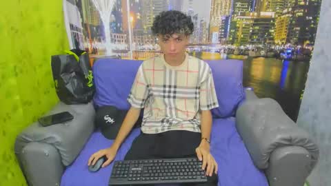 hot bunny online show from December 19, 2025, 1:29 pm