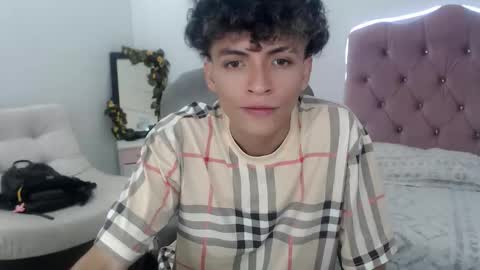 Salomon online show from December 5, 2025, 2:58 pm