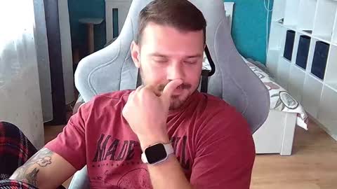 Snapshot of hot_cap_77 chatting on October 27, 2025, 12:53 pm hot_cap_77 online show from October 27, 2025, 12:53 pm