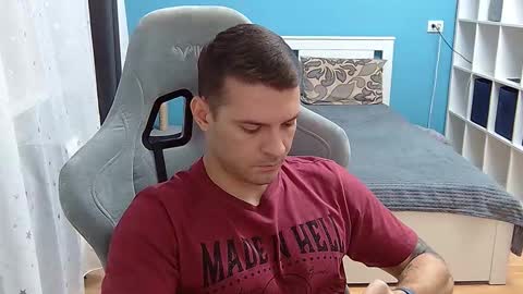 Snapshot of hot_cap_77 chatting on December 5, 2025, 6:04 pm hot_cap_77 online show from December 5, 2025, 6:04 pm