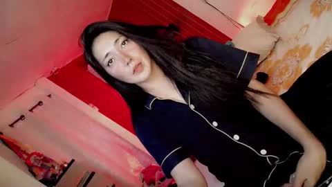 its me CLAUDIA online show from April 8, 2026, 3:28 am
