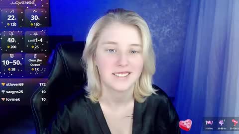 Snapshot of hot_isa7 chatting on December 9, 2024, 12:12 am Yunona online show from December 9, 2024, 12:12 am