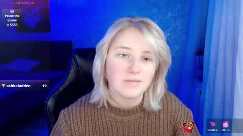 Snapshot of hot_isa7 chatting on December 13, 2024, 11:39 pm Yunona online show from December 13, 2024, 11:39 pm