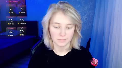 Snapshot of hot_isa7 chatting on December 15, 2024, 12:18 am Yunona online show from December 15, 2024, 12:18 am