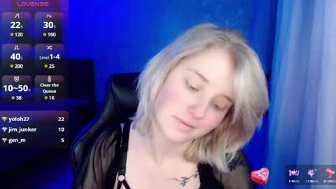 Snapshot of hot_isa7 chatting on December 15, 2024, 11:09 pm Yunona online show from December 15, 2024, 11:09 pm