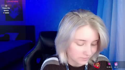 Snapshot of hot_isa7 chatting on December 18, 2024, 8:36 pm Yunona online show from December 18, 2024, 8:36 pm