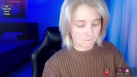 Snapshot of hot_isa7 chatting on December 19, 2024, 9:49 pm Yunona online show from December 19, 2024, 9:49 pm