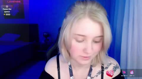 Snapshot of hot_isa7 chatting on December 22, 2024, 8:14 pm Yunona online show from December 22, 2024, 8:14 pm