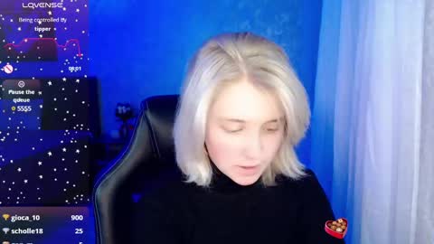 Snapshot of hot_isa7 chatting on December 27, 2024, 12:18 am Yunona online show from December 27, 2024, 12:18 am