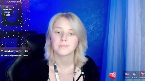 Snapshot of hot_isa7 chatting on December 28, 2024, 9:08 pm Yunona online show from December 28, 2024, 9:08 pm