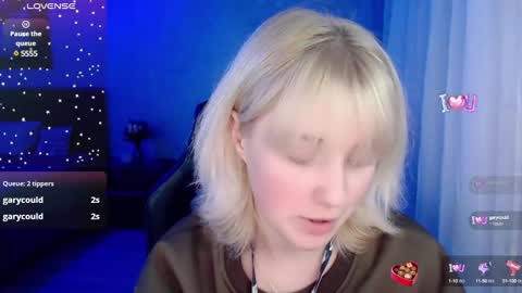 Snapshot of hot_isa7 chatting on January 2, 2025, 8:35 pm Yunona online show from January 2, 2025, 8:35 pm