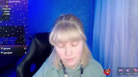 Snapshot of hot_isa7 chatting on January 8, 2025, 12:38 am Yunona online show from January 8, 2025, 12:38 am