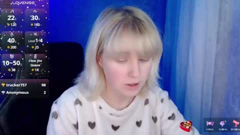 Snapshot of hot_isa7 chatting on January 12, 2025, 12:18 am Yunona online show from January 12, 2025, 12:18 am