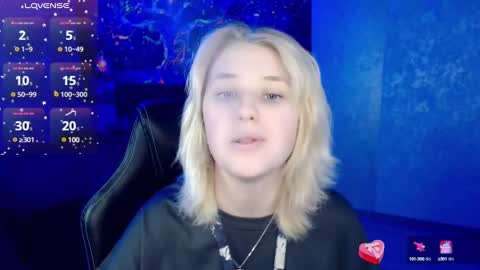 Snapshot of hot_isa7 chatting on February 7, 2025, 9:37 pm Yunona online show from February 7, 2025, 9:37 pm