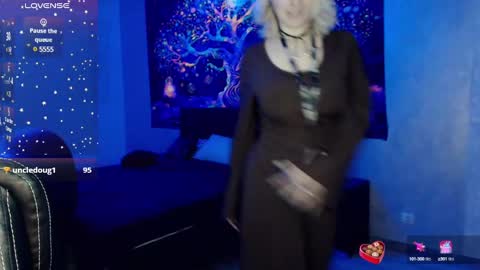 Snapshot of hot_isa7 chatting on February 18, 2025, 12:04 am Yunona online show from February 18, 2025, 12:04 am