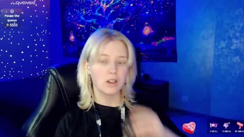 Snapshot of hot_isa7 chatting on February 27, 2025, 8:42 pm Yunona online show from February 27, 2025, 8:42 pm