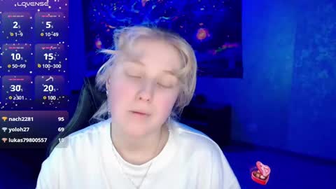 Snapshot of hot_isa7 chatting on March 2, 2025, 12:09 am Yunona online show from March 2, 2025, 12:09 am