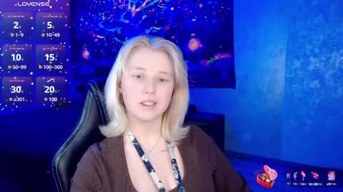 Snapshot of hot_isa7 chatting on March 4, 2025, 12:18 am Yunona online show from March 4, 2025, 12:18 am