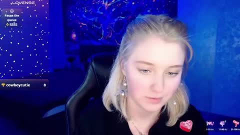 Snapshot of hot_isa7 chatting on March 7, 2025, 12:37 am Yunona online show from March 7, 2025, 12:37 am