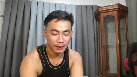 Snapshot of hot_khevin chatting on October 18, 2025, 10:38 am hot_khevin online show from October 18, 2025, 10:38 am