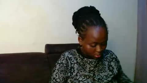 Linah online show from November 12, 2025, 6:52 pm