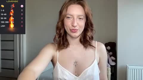 Lina online show from November 13, 2025, 9:19 am