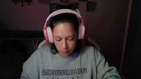 Snapshot of hot_mommymia chatting on June 13, 2026, 4:38 pm Mia online show from June 13, 2026, 4:38 pm