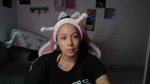 Snapshot of hot_mommymia chatting on June 25, 2026, 8:13 pm Mia online show from June 25, 2026, 8:13 pm