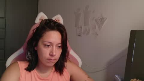 Snapshot of hot_mommymia chatting on August 5, 2026, 3:59 pm Mia online show from August 5, 2026, 3:59 pm