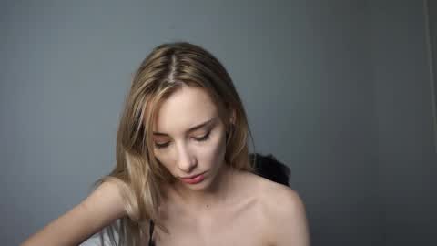 Sara and Sam online show from November 20, 2025, 3:12 pm