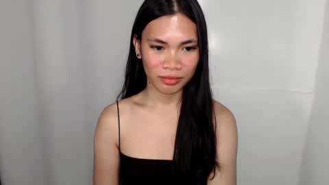 Snapshot of hot_pauline chatting on May 11, 2026, 4:15 pm hot_pauline online show from May 11, 2026, 4:15 pm