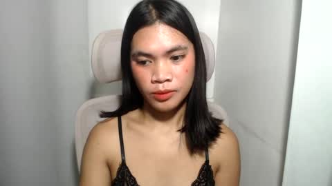 Snapshot of hot_pauline chatting on July 24, 2026, 10:19 pm hot_pauline online show from July 24, 2026, 10:19 pm