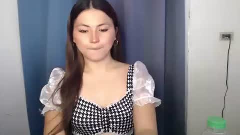 Snapshot of hot_precious_nikki chatting on March 19, 2026, 6:17 am Nikki online show from March 19, 2026, 6:17 am