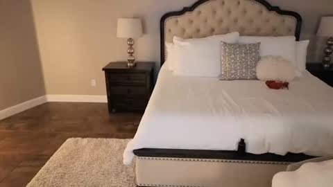 Hot Wife    hotwife sexy new milf highclass brunette bigboobs natural mature online show from May 16, 2026, 7:05 am