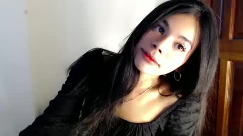 Yanna online show from May 3, 2026, 2:17 am