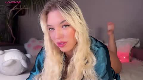 Alika online show from November 3, 2025, 1:19 am