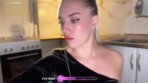 Snapshot of hotalika chatting on May 3, 2026, 9:43 pm Alika online show from May 3, 2026, 9:43 pm