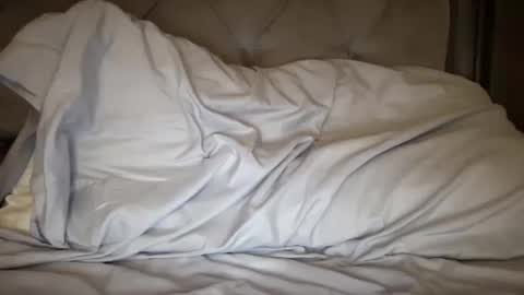 Snapshot of hotasember chatting on October 3, 2025, 3:47 am Ember online show from October 3, 2025, 3:47 am