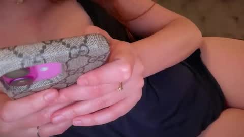 Snapshot of hotasember chatting on December 5, 2025, 5:05 am Ember online show from December 5, 2025, 5:05 am