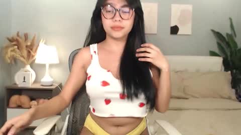 hotasian_gabby69 online show from February 2, 2026, 1:21 pm