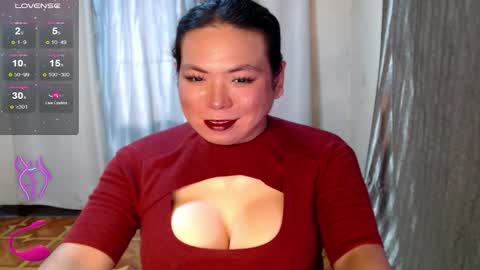 Snapshot of hotasian_mama chatting on October 6, 2025, 7:17 am Grace online show from October 6, 2025, 7:17 am