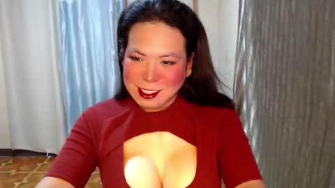 Snapshot of hotasian_mama chatting on October 20, 2025, 8:37 am Grace online show from October 20, 2025, 8:37 am
