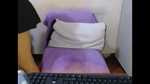 hotasianyue69 online show from April 9, 2026, 4:45 pm