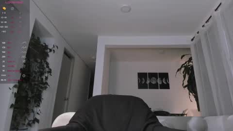 Snapshot of hotay_ chatting on October 23, 2025, 11:24 pm Andrew xdres08 online show from October 23, 2025, 11:24 pm